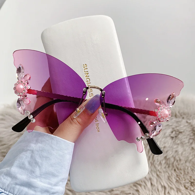 Luxury Designer Butterfly Sunglasses Vintage Brand Shades for Women Fashion Rimless Sun Glasses Bling Diamond Eyewear Uv400
Luxury Designer Butterfly Sunglasses Vintage Brand Shades for Women Fashion Rimless Sun Glasses Bling Diamond Eyewear Uv400