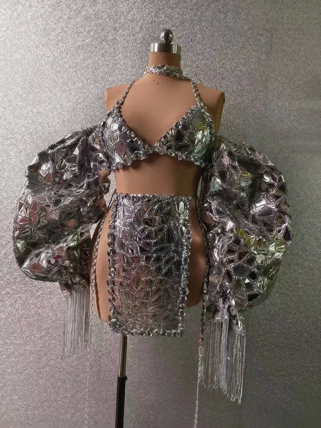 Fashionable Sexy Mirror Neck Hanging Set Party Nightclub Bar Costume Women Singer Dance Stage Festival Rave Performance Clothing
Fashionable Sexy Mirror Neck Hanging Set Party Nightclub Bar Costume Women Singer Dance Stage Festival Rave Performance Clothing