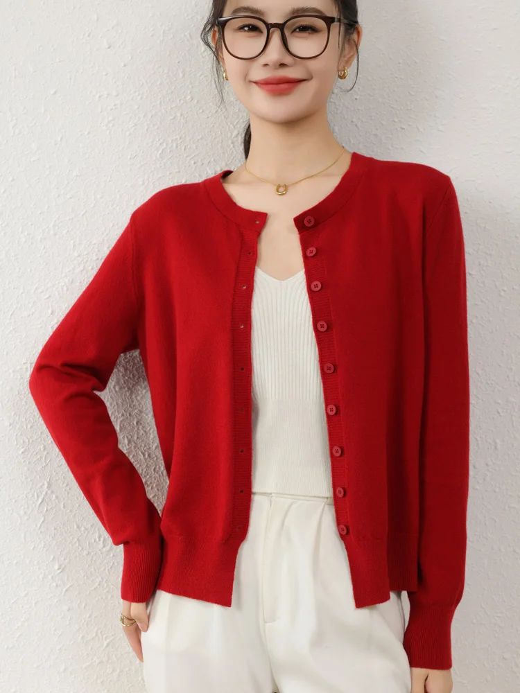 Single Breasted Long Sleeved Round Neck Wool Blend Knitted Cardigan for Women 2025 Early Spring New Style Minimalist Basic Tops
Single Breasted Long Sleeved Round Neck Wool Blend Knitted Cardigan for Women 2025 Early Spring New Style Minimalist Basic Tops