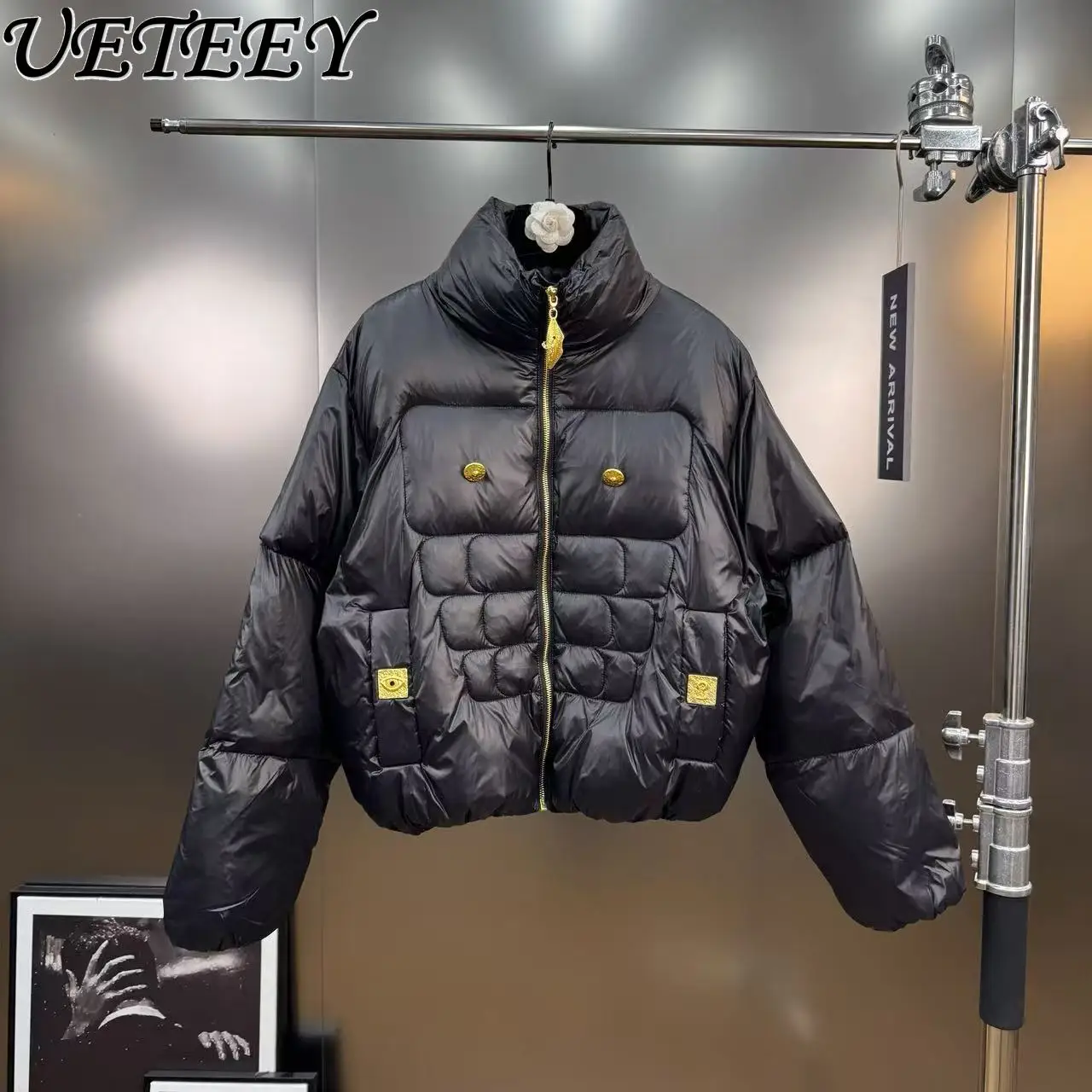 Autumn Winter Niche Design Short Stand Collar Black Down Cotton Jacket Versatile Mid-Length Hooded Zipper Coat Parkas
Autumn Winter Niche Design Short Stand Collar Black Down Cotton Jacket Versatile Mid-Length Hooded Zipper Coat Parkas
