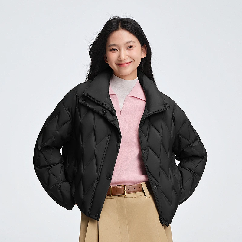 BOSIDENG женский пуховик с воротником-стойкой, стеганый бриллиантами, свободный крой, ветрозащитный, с высоким воротником, на пуговицах спереди, регулируемый подол на шнурке 
BOSIDENG женский пуховик с воротником-стойкой, стеганый бриллиантами, свободный крой, ветрозащитный, с высоким воротником, на пуговицах спереди, регулируемый подол на шнурке