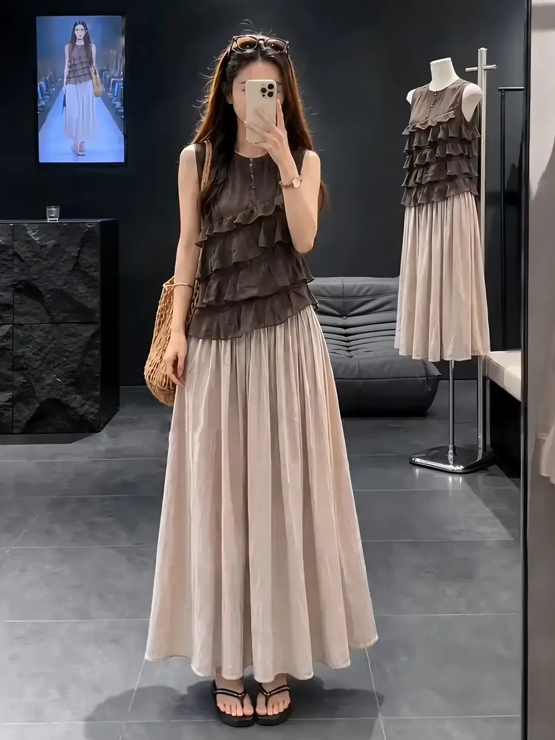 Elegant Multi-Layer Ruffle Sleeveless High-Waist Skirt Set Women's Summer Slimming Two-Piece Suit Breathable Casual Workwear
Elegant Multi-Layer Ruffle Sleeveless High-Waist Skirt Set Women's Summer Slimming Two-Piece Suit Breathable Casual Workwear