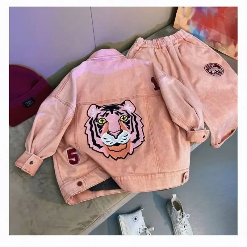 Spring Autumn Children Boy 2PCS Clothing Set Girl Cotton Turn Down Collar Denim Coat +Solid Jeans Pants Baby Boys Outfits
Spring Autumn Children Boy 2PCS Clothing Set Girl Cotton Turn Down Collar Denim Coat +Solid Jeans Pants Baby Boys Outfits