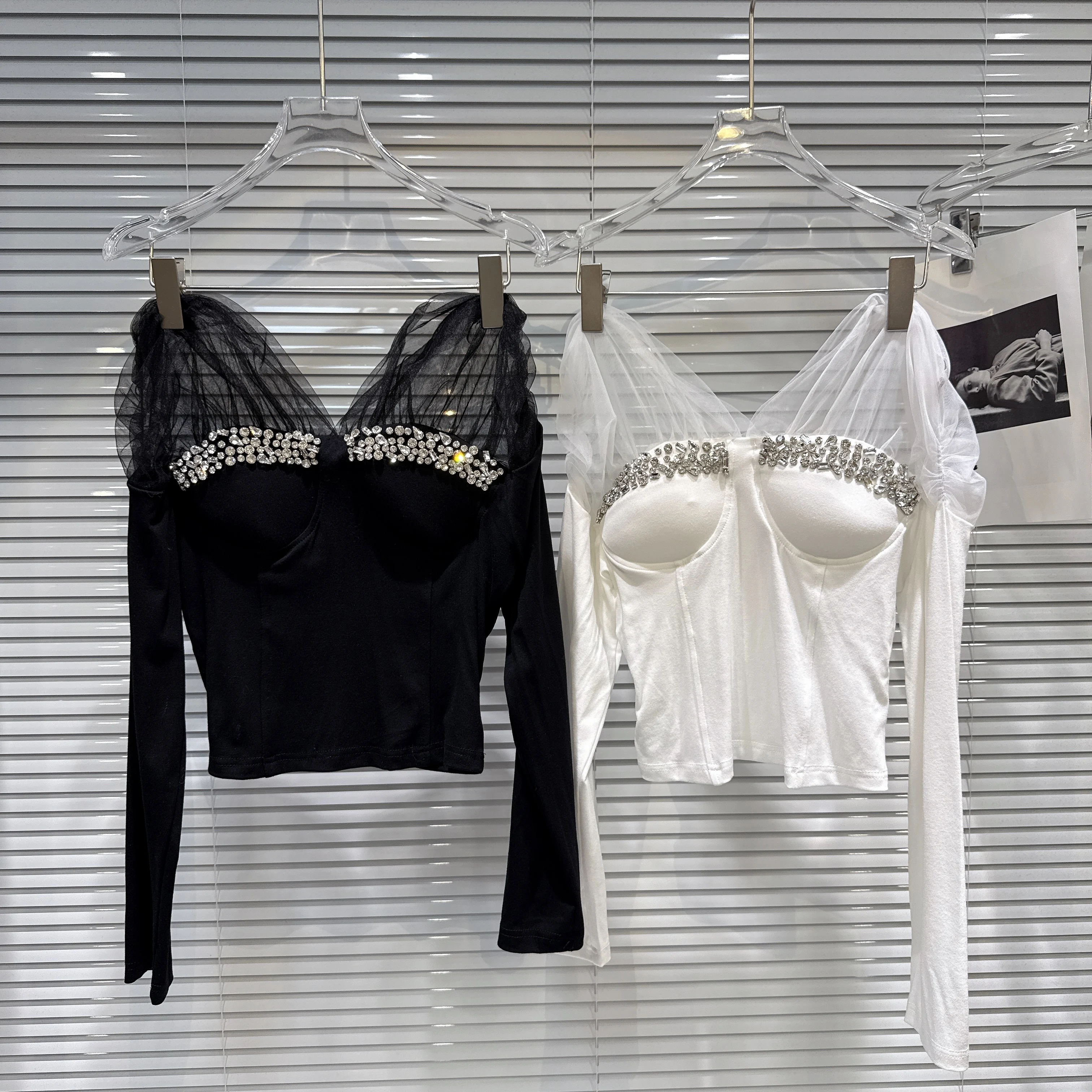 Gagarich 2026, весенняя новая легкая роскошная светская сетка, водная бриллиантовая бусина для ногтей, нагрудный коврик, футболка, маленькая женская рубашка
Gagarich 2026, весенняя новая легкая роскошная светская сетка, водная бриллиантовая бусина для ногтей, нагрудный коврик, футболка, маленькая женская рубашка