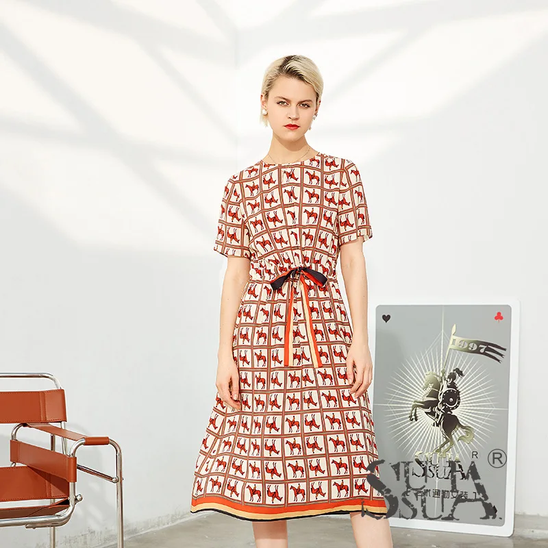 2024 New Spring Summer Fashion Dress Women Lace-up Silk Printed Round Neck Mid-length Light Luxury A- line Dress
2024 New Spring Summer Fashion Dress Women Lace-up Silk Printed Round Neck Mid-length Light Luxury A- line Dress
