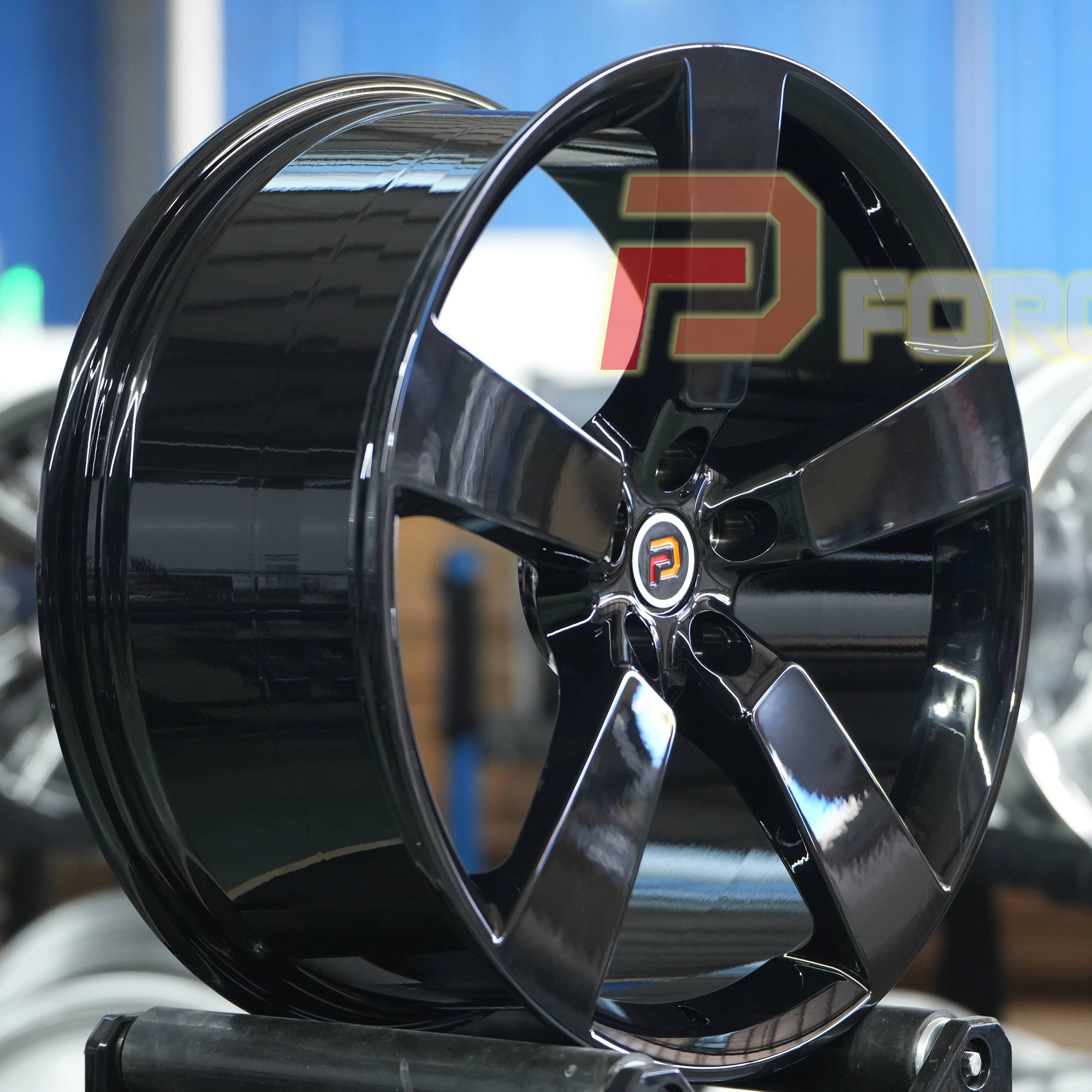 Customized Luxury Monoblock Forged Alloy Wheel 20 21 22Inch Rims 5x120 5x112 for Defender 110 V8 T2 Traveler
Customized Luxury Monoblock Forged Alloy Wheel 20 21 22Inch Rims 5x120 5x112 for Defender 110 V8 T2 Traveler