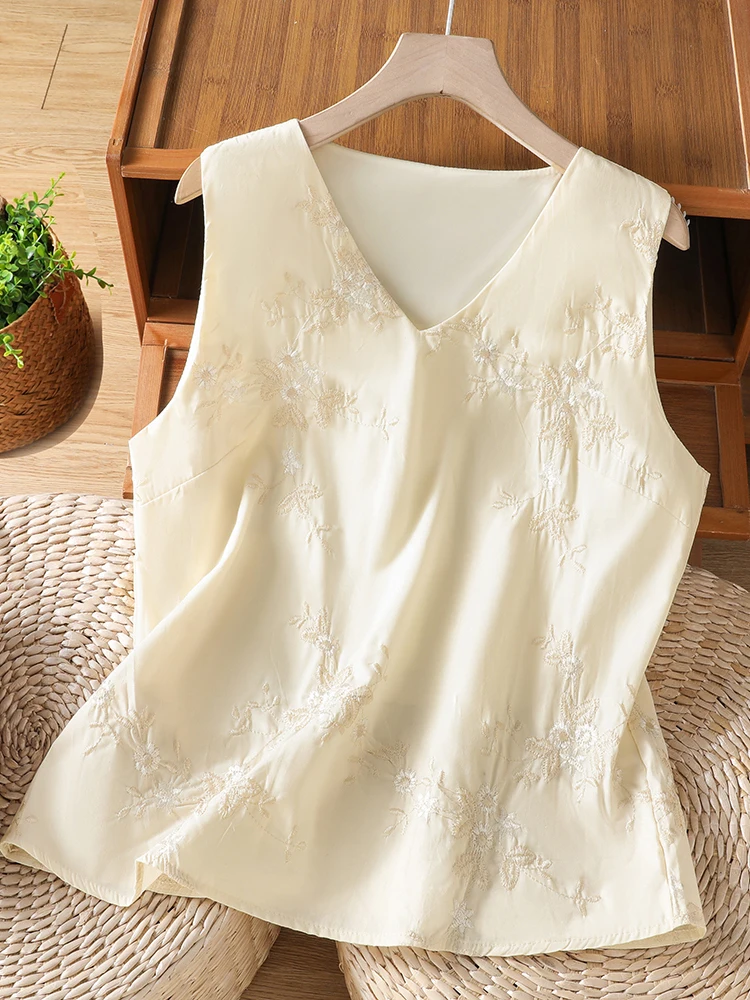 New Chinese Style Retro Embroidered V-Neck Pure Color Women's Vest Sleeveless Top Breathable Cotton Blend Summer Fashion
New Chinese Style Retro Embroidered V-Neck Pure Color Women's Vest Sleeveless Top Breathable Cotton Blend Summer Fashion