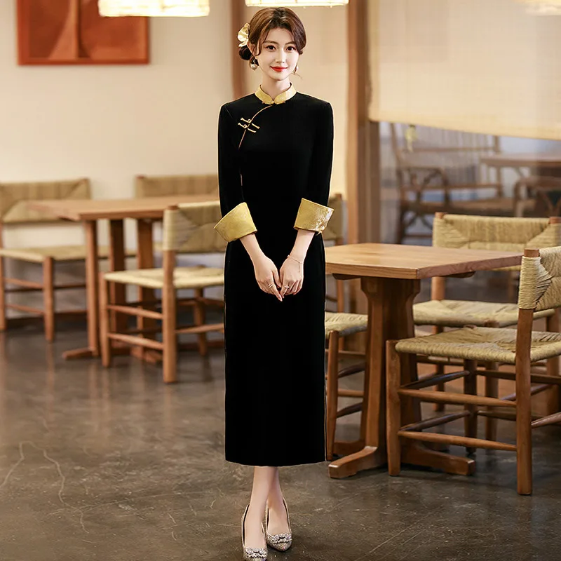 Черный бархат в национальном стиле, длинное осеннее модифицированное Cheongsam с длинными рукавами, новинка 2025, женское облегающее зимнее Ципао в стиле ретро
Черный бархат в национальном стиле, длинное осеннее модифицированное Cheongsam с длинными рукавами, новинка 2025, женское облегающее зимнее Ципао в стиле ретро