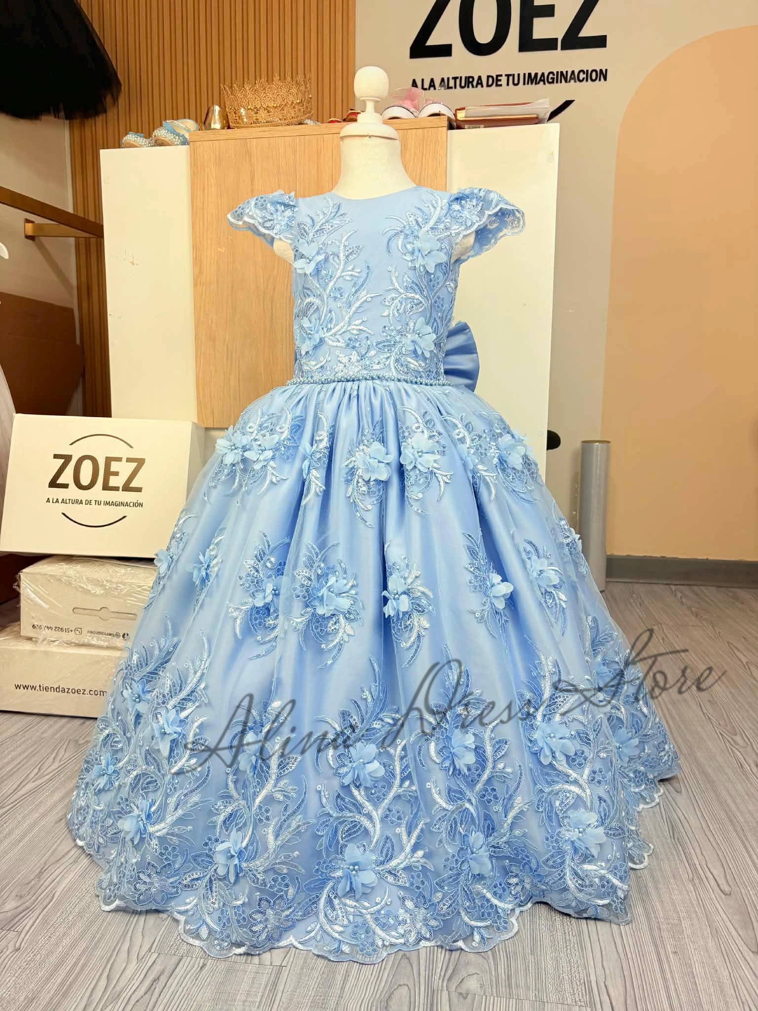 Customized Blue Flower Girl Dress for Wedding Lace Applqique Puffy Luxury Floor Length Kids Birthday First Communion Ball Gown
Customized Blue Flower Girl Dress for Wedding Lace Applqique Puffy Luxury Floor Length Kids Birthday First Communion Ball Gown