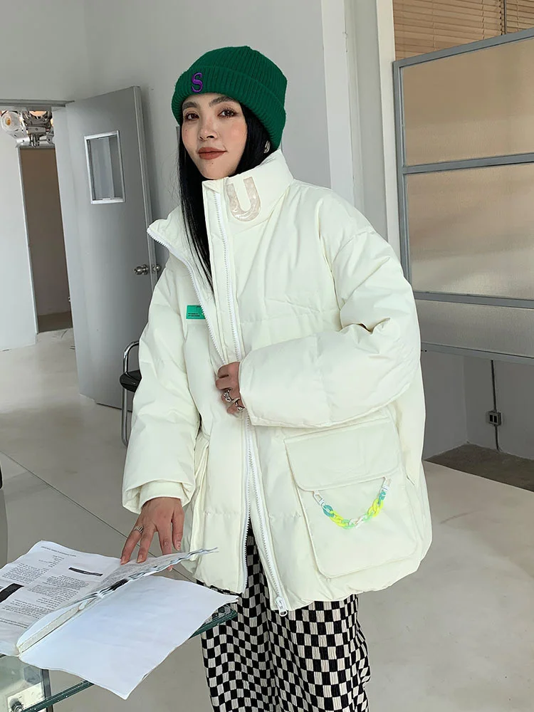 with Jacket Women chain letters 2023 Winter Stand Collar Coats 90% White Duck Down Coat Zipper Casual Outwear
with Jacket Women chain letters 2023 Winter Stand Collar Coats 90% White Duck Down Coat Zipper Casual Outwear