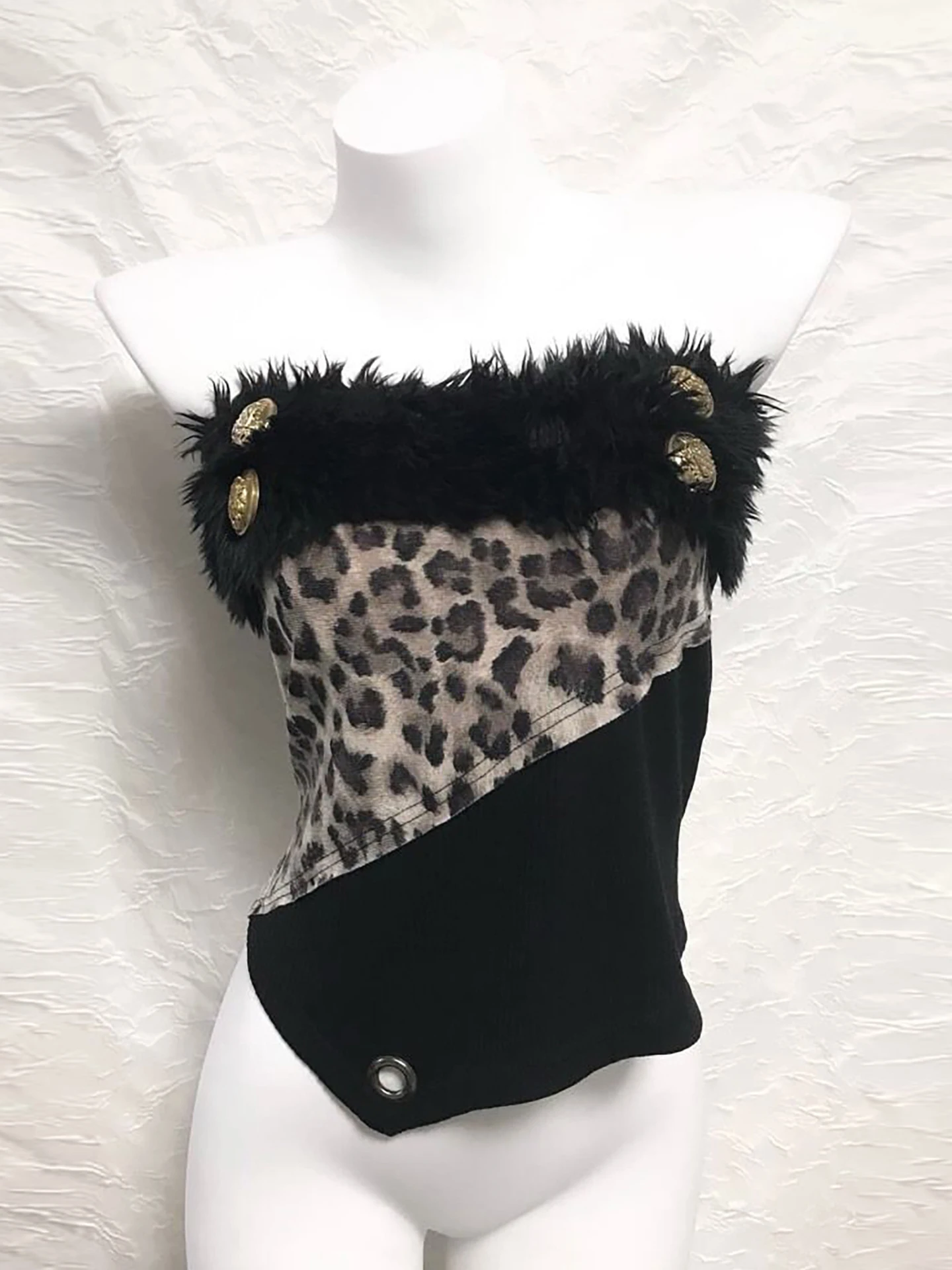 Millennia Subculture Dark Shibuya Spicy Leopard Print One Shoulder Tube Top Button Fur Collar Slimming Inner Wear Women's Fas...
Millennia Subculture Dark Shibuya Spicy Leopard Print One Shoulder Tube Top Button Fur Collar Slimming Inner Wear Women's Fas...