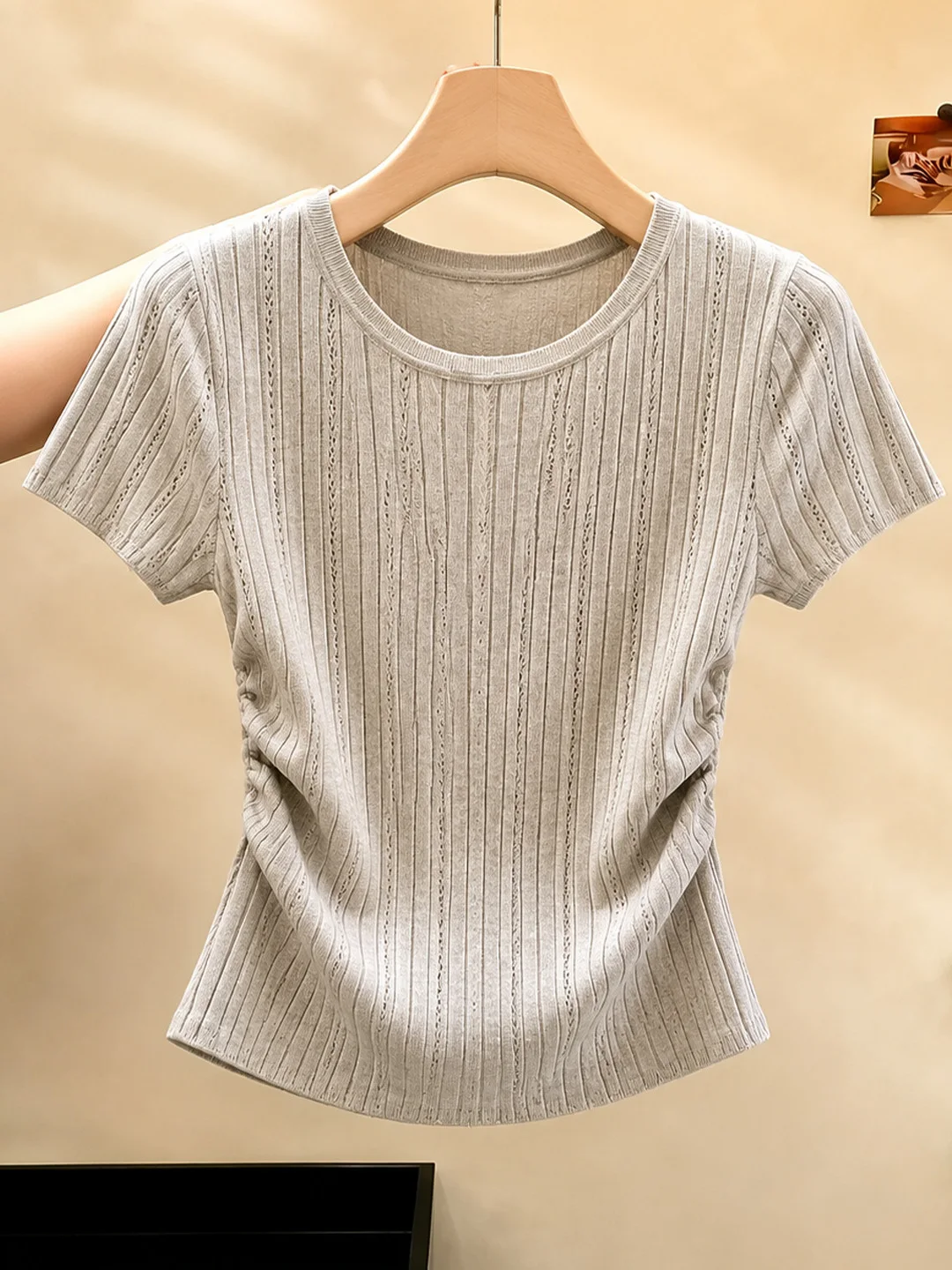 Silk Knitted Short Sleeve round Neck Top Women's Gentle Style Summer New Arrival Korean Version Slim Fit Pure Color Fashionable
Silk Knitted Short Sleeve round Neck Top Women's Gentle Style Summer New Arrival Korean Version Slim Fit Pure Color Fashionable