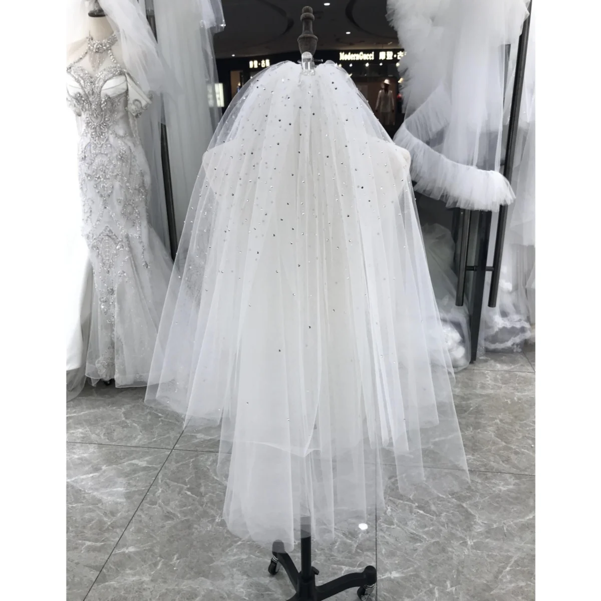 Kisswhite New Glitters Short Crystals cover face bridal veils 2 layer bridal veils 60cm 80cm
Kisswhite New Glitters Short Crystals cover face bridal veils 2 layer bridal veils 60cm 80cm