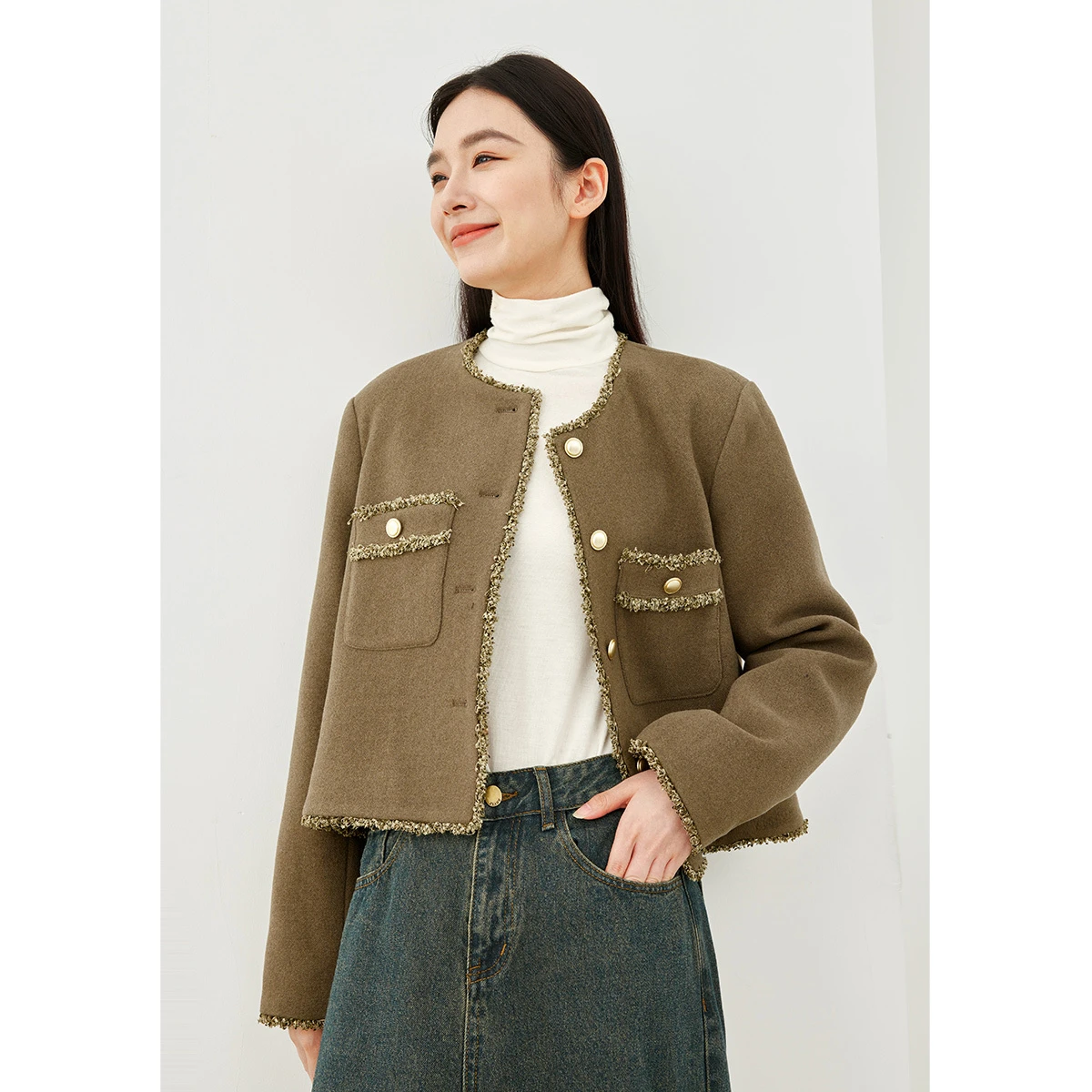 VIMLY Woman Elegant Cropped Tweed Jacket 2025 Winter Casual Thick Warm Quilted Coat Female O-neck Tassel New in Outerwears M5639
VIMLY Woman Elegant Cropped Tweed Jacket 2025 Winter Casual Thick Warm Quilted Coat Female O-neck Tassel New in Outerwears M5639