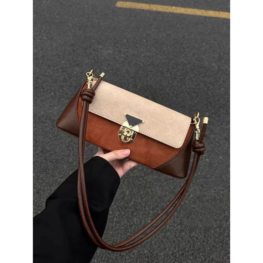 Popular women's armpit stick bag, a new niche designer's one shoulder slanted body exquisite small square bag
Popular women's armpit stick bag, a new niche designer's one shoulder slanted body exquisite small square bag