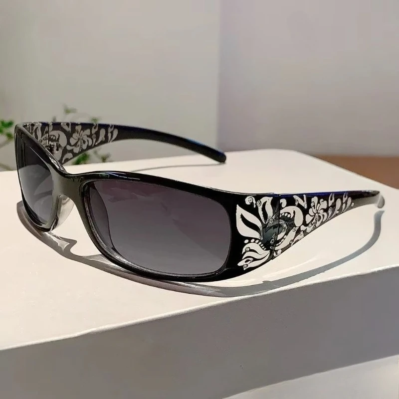 Y2K Ladies Pattern Relief Square Small Frame Sunglasses Men's Retro Sunshade UV Sun Glasses Outdoor UV400 Classic Driving Shades
Y2K Ladies Pattern Relief Square Small Frame Sunglasses Men's Retro Sunshade UV Sun Glasses Outdoor UV400 Classic Driving Shades