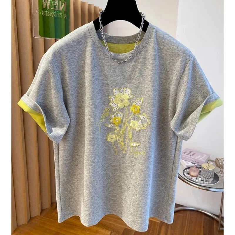 O-neck T-shirts for Women Summer Flower Embroidery Loose Tops Oversized Casual Korean Style Short Sleeve Aesthetic Women Clothes 
O-neck T-shirts for Women Summer Flower Embroidery Loose Tops Oversized Casual Korean Style Short Sleeve Aesthetic Women Clothes