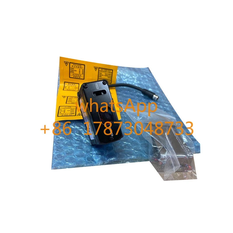 IL-065 Laser Sensor Photoelectric Switch Displacement Distance Measuring Amplifier IL-S065
IL-065 Laser Sensor Photoelectric Switch Displacement Distance Measuring Amplifier IL-S065