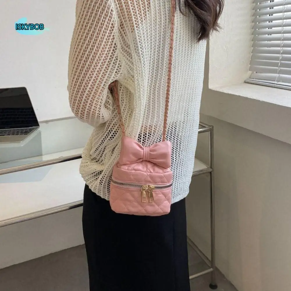 Cute PU Leather Quilted Chain Diamond Crossbody Bags Elegant Luxury Mini Bucket Bag Solid Color Bowknot Handbag Women
Cute PU Leather Quilted Chain Diamond Crossbody Bags Elegant Luxury Mini Bucket Bag Solid Color Bowknot Handbag Women