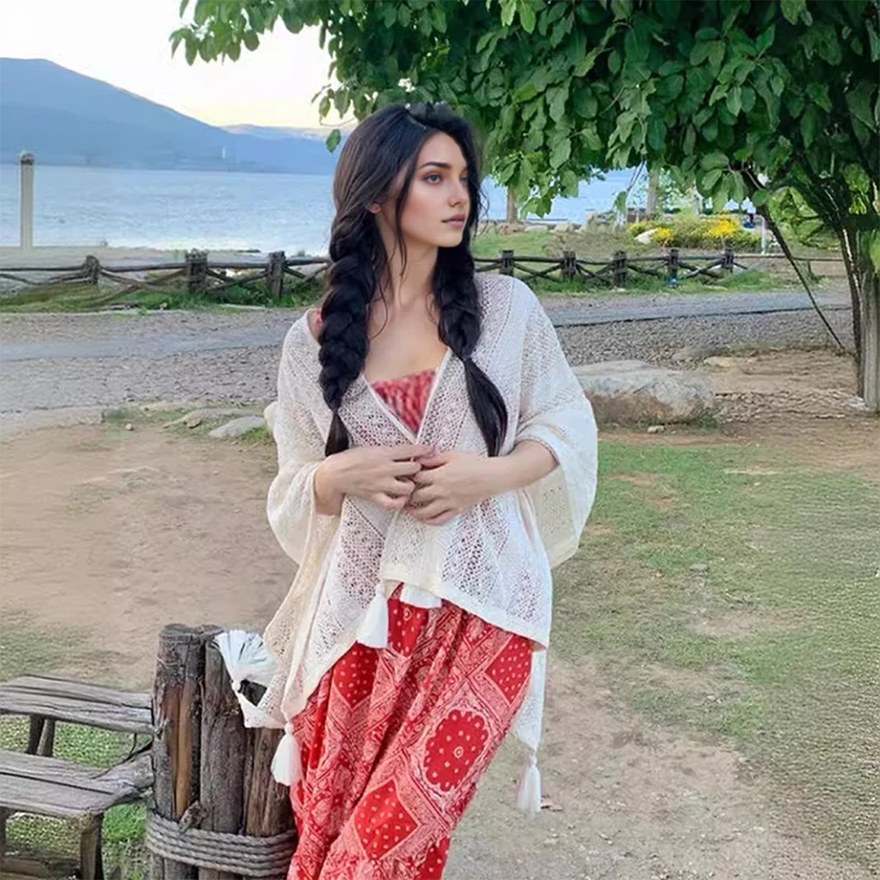 Hot Selling Temperament Women Tassels Knitting Shawl Hollow Out Design Travel Lightweight Leisure Sun Pretection
Hot Selling Temperament Women Tassels Knitting Shawl Hollow Out Design Travel Lightweight Leisure Sun Pretection