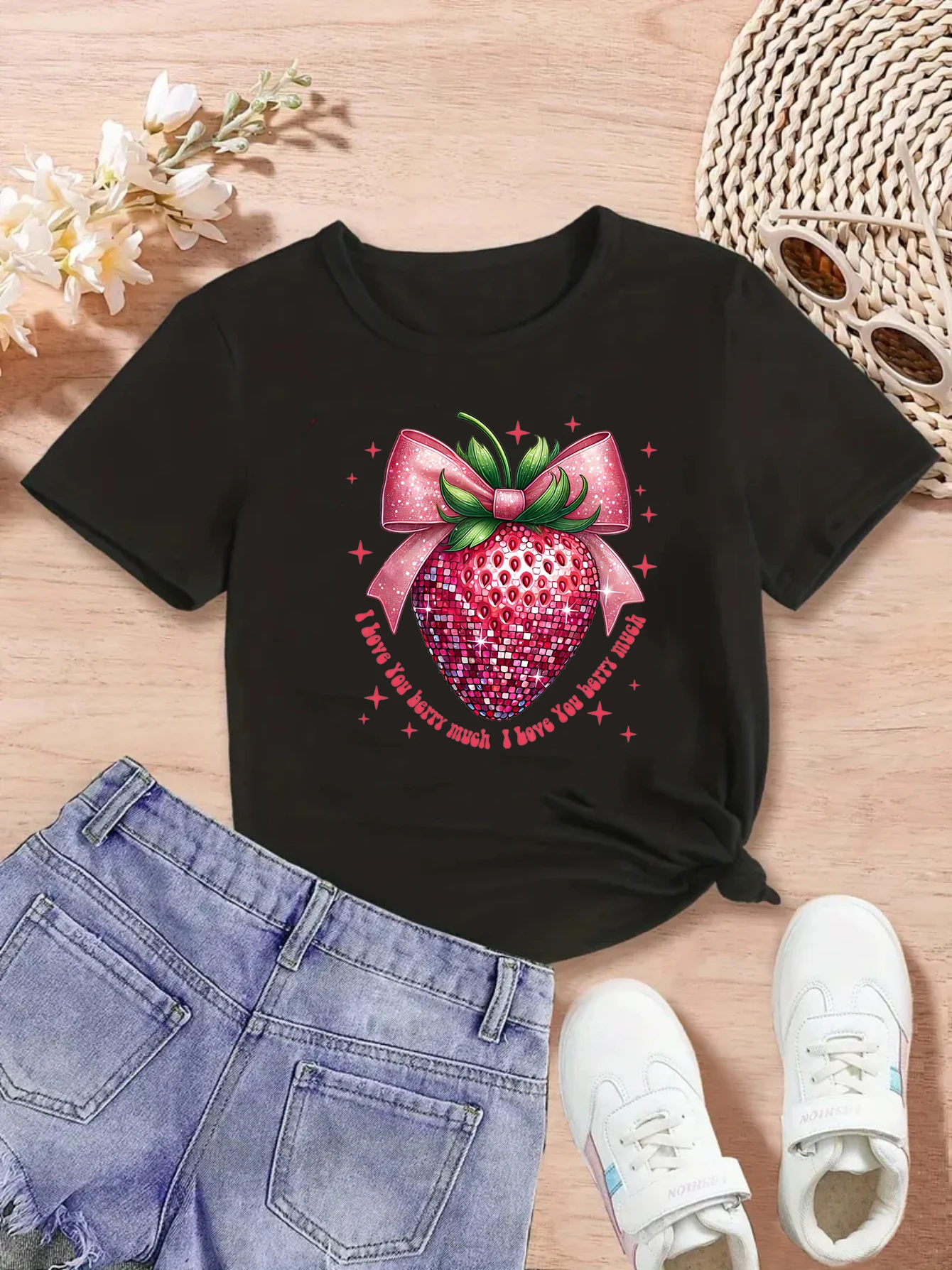  I Love You Very Much, Strawberry Prints T-shirt Girls with Bow&Berry Pattern Printed Strawberry tshirt Fashion Girls' Clothes
I Love You Very Much, Strawberry Prints T-shirt Girls with Bow&Berry Pattern Printed Strawberry tshirt Fashion Girls' Clothes