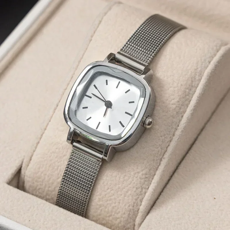 Fashion Small Square Watch for Women Stainless Steel Mesh Strap Quartz Watches Dropshipping Ladies Luxury Gift Wristwatches
Fashion Small Square Watch for Women Stainless Steel Mesh Strap Quartz Watches Dropshipping Ladies Luxury Gift Wristwatches