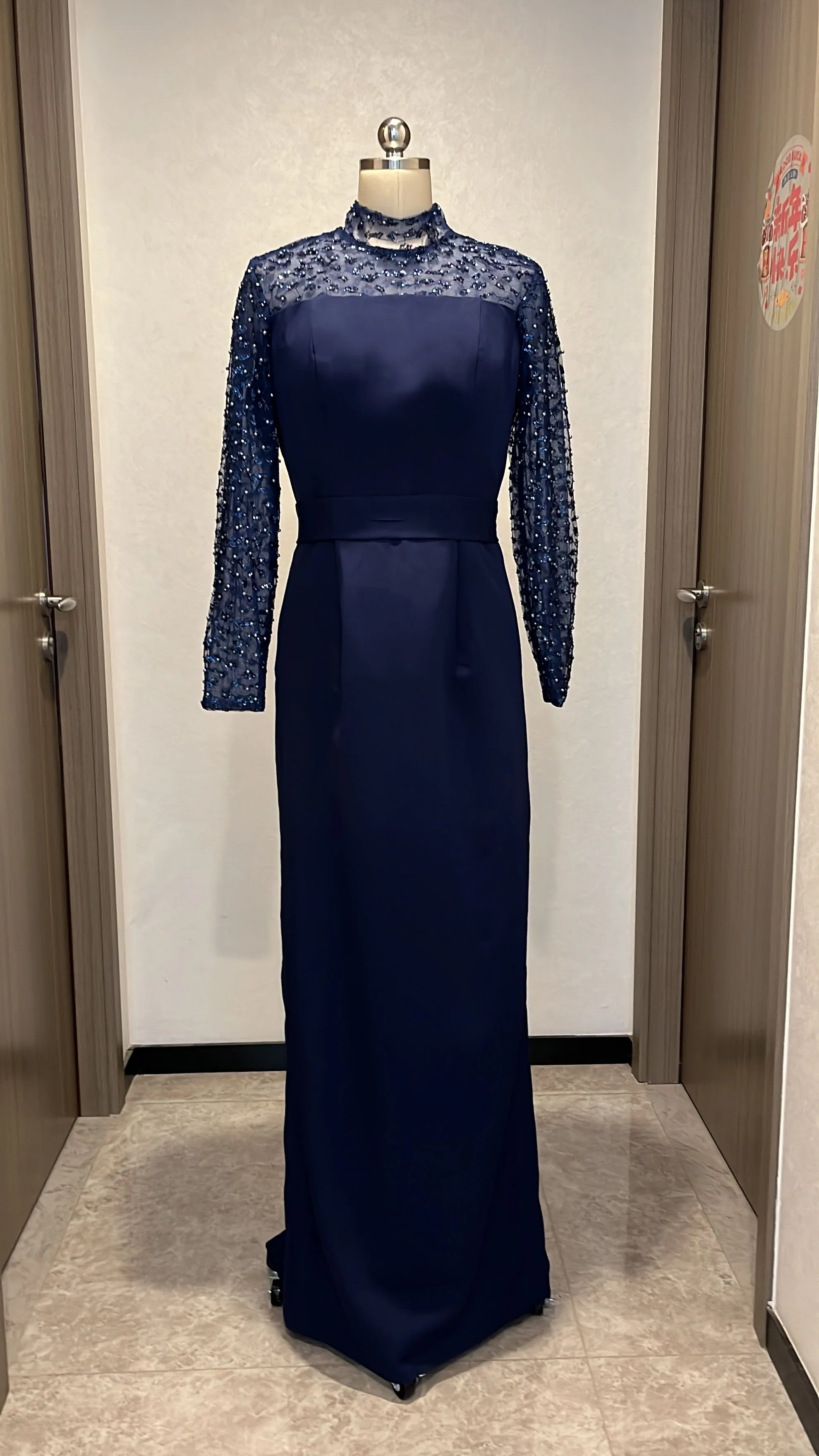 Fashion Prom Dresses 2026 Customized High Neck Long Sleeves Shinny Beading Sequined Women's Evening Dress Robes De Soirée
Fashion Prom Dresses 2026 Customized High Neck Long Sleeves Shinny Beading Sequined Women's Evening Dress Robes De Soirée
