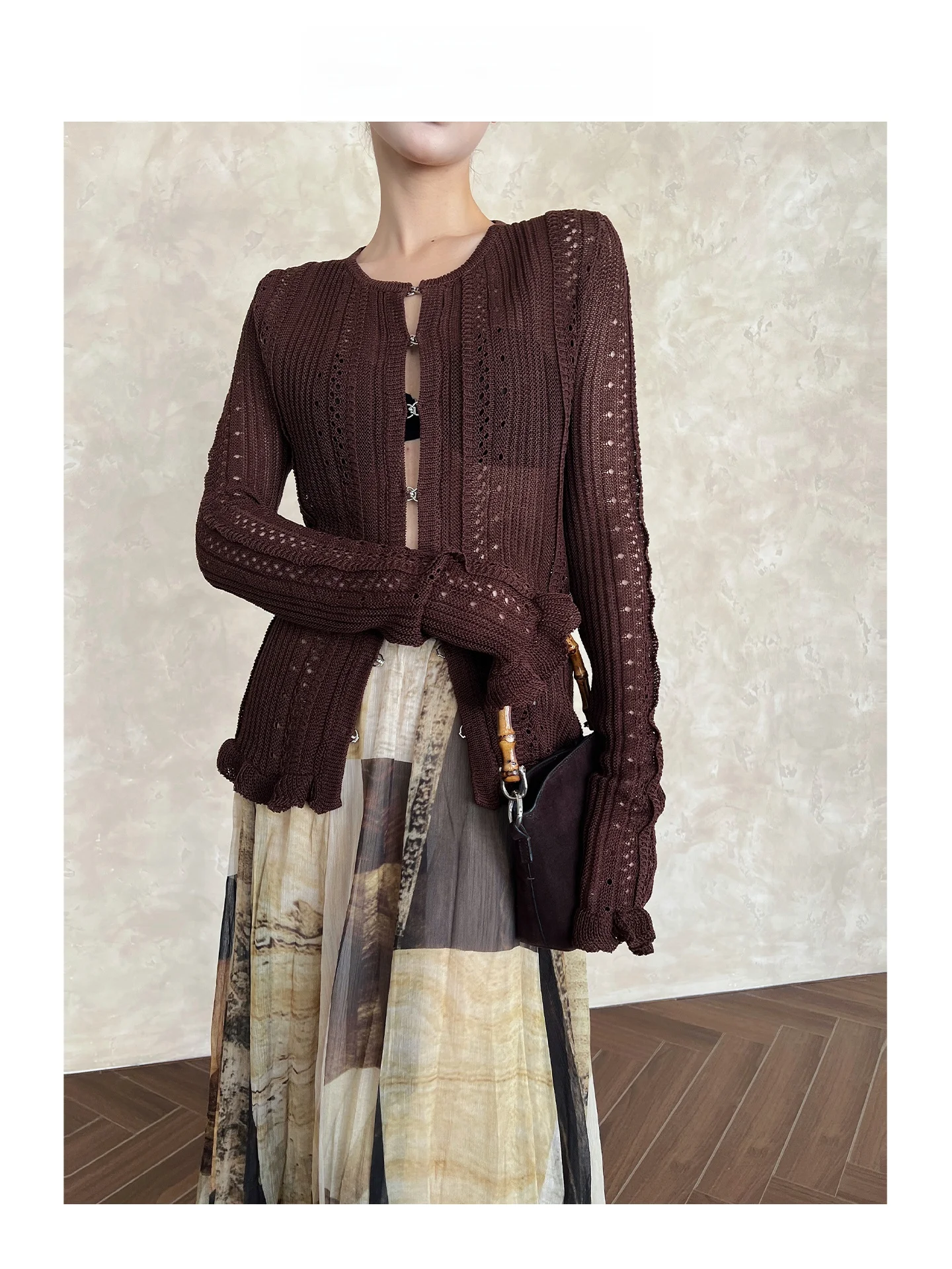 ARETE AK Women's Loose Knitted Sweater Silk Hollow out Design Breathable Sun Protection Top Summer Faion Ladies' Cardigan
ARETE AK Women's Loose Knitted Sweater Silk Hollow out Design Breathable Sun Protection Top Summer Faion Ladies' Cardigan