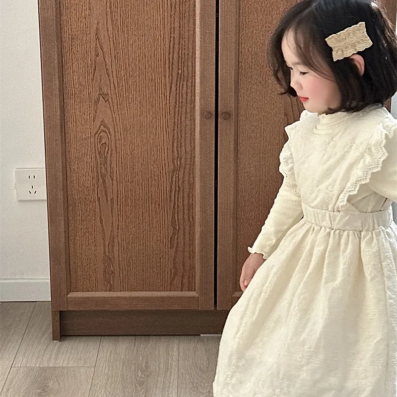 Весенний новый продукт 2024, детская корейская версия, кружевное платье с вышивкой, детская темпераментная хлопковая юбка без рукавов
Весенний новый продукт 2024, детская корейская версия, кружевное платье с вышивкой, детская темпераментная хлопковая юбка без рукавов