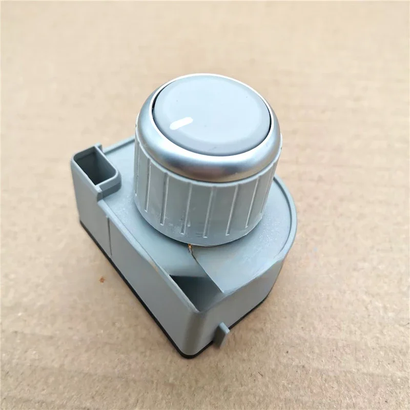 Figzero Genuine Car Sunroof Control Knob Open Button for Roewe 550 MG6 04105000 2008 2009 2010 2011 2012 2013
Figzero Genuine Car Sunroof Control Knob Open Button for Roewe 550 MG6 04105000 2008 2009 2010 2011 2012 2013