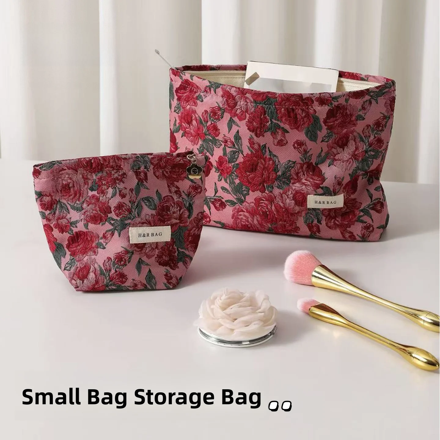 Portable Retro Large Red Rose Ladies Makeup Bag Storage Bag Handheld Wash Bag Elegant Compact Organizer Pouch for Women
Portable Retro Large Red Rose Ladies Makeup Bag Storage Bag Handheld Wash Bag Elegant Compact Organizer Pouch for Women