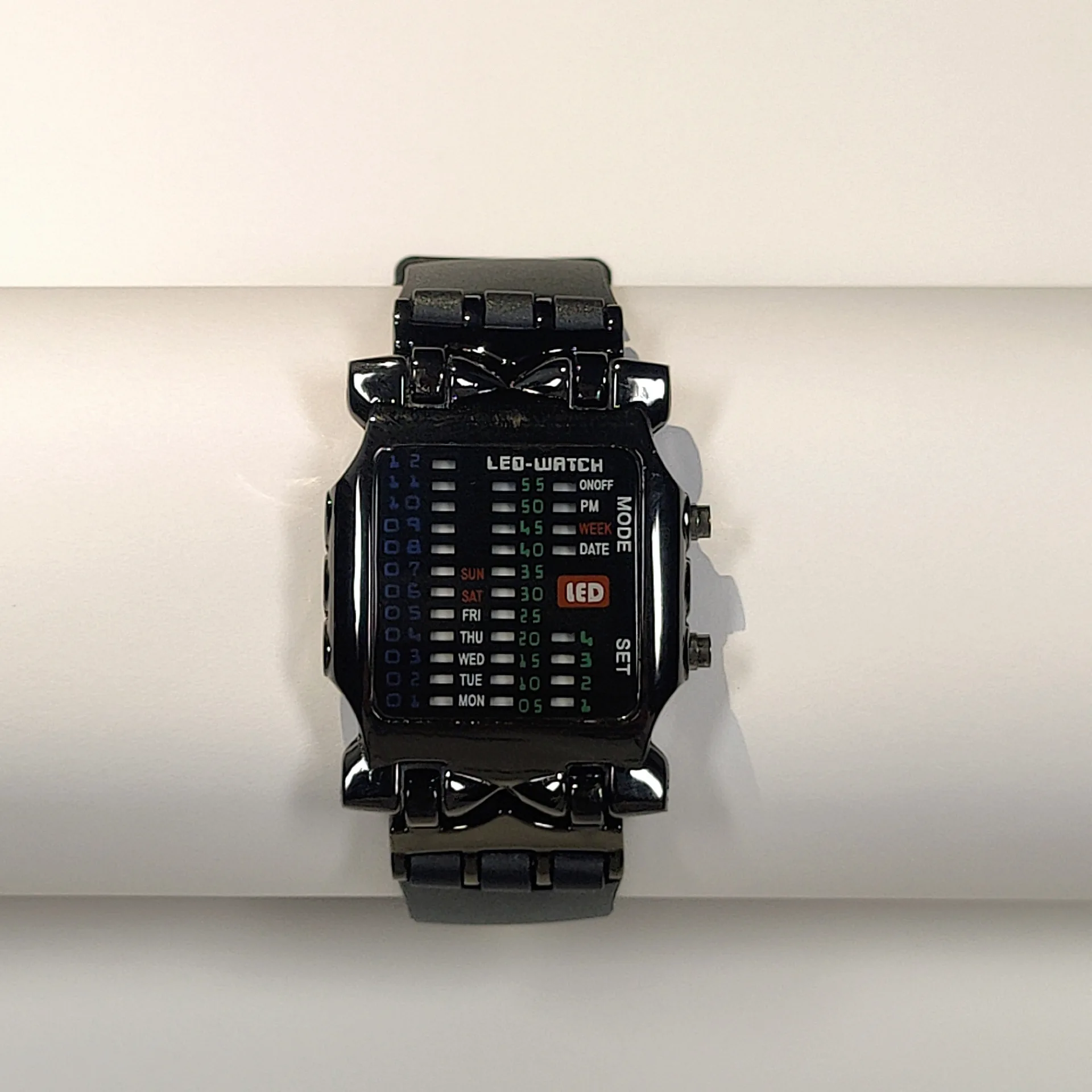 Светодиодные часы, мужские модные креативные электронные часы типа «краб», светящиеся бинарные подарки, деловой стиль, крутые водонепроницаемые многофункциональные часы 
Светодиодные часы, мужские модные креативные электронные часы типа «краб», светящиеся бинарные подарки, деловой стиль, крутые водонепроницаемые многофункциональные часы