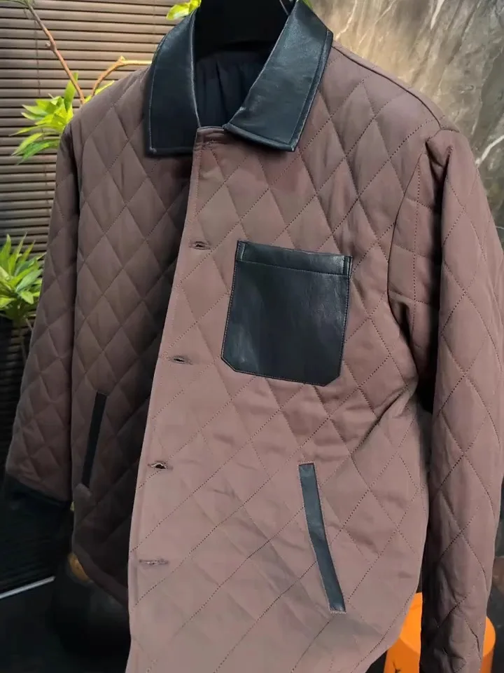 Мужская осенне-зимняя новая куртка с хлопковой подкладкой и воротником-стойкой, модная универсальная высококачественная удобная одежда
Мужская осенне-зимняя новая куртка с хлопковой подкладкой и воротником-стойкой, модная универсальная высококачественная удобная одежда