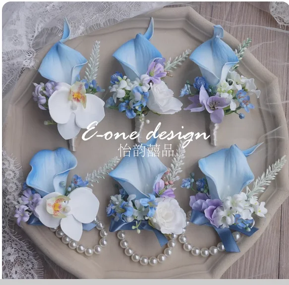 Blue wedding corsage wrist flower bride groom bridesmaid groomsman parents wedding photography
Blue wedding corsage wrist flower bride groom bridesmaid groomsman parents wedding photography