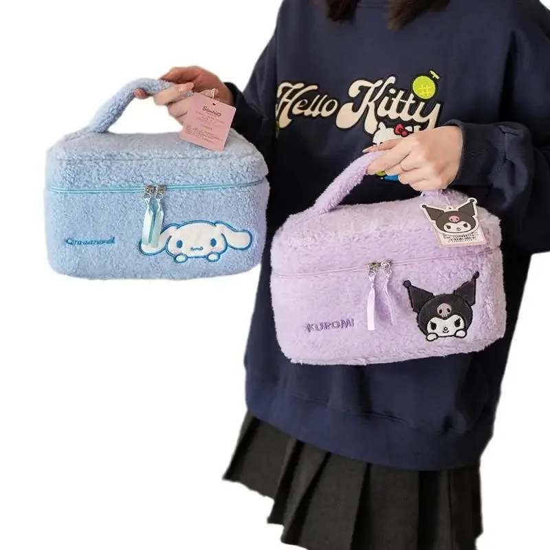 Sanrios Velvet Embroidery Cosmetic Bag Cartoon Large Capacity Kuromi Hello Kittys Kawaii Cartoon Autumn Winter Storage Bag
Sanrios Velvet Embroidery Cosmetic Bag Cartoon Large Capacity Kuromi Hello Kittys Kawaii Cartoon Autumn Winter Storage Bag