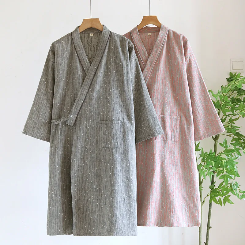 Couple's Absorbent and Quick Drying Bathrobe for Spring and Summer Cotton Jacquard Home Clothing Bath Towel Robes 
Couple's Absorbent and Quick Drying Bathrobe for Spring and Summer Cotton Jacquard Home Clothing Bath Towel Robes