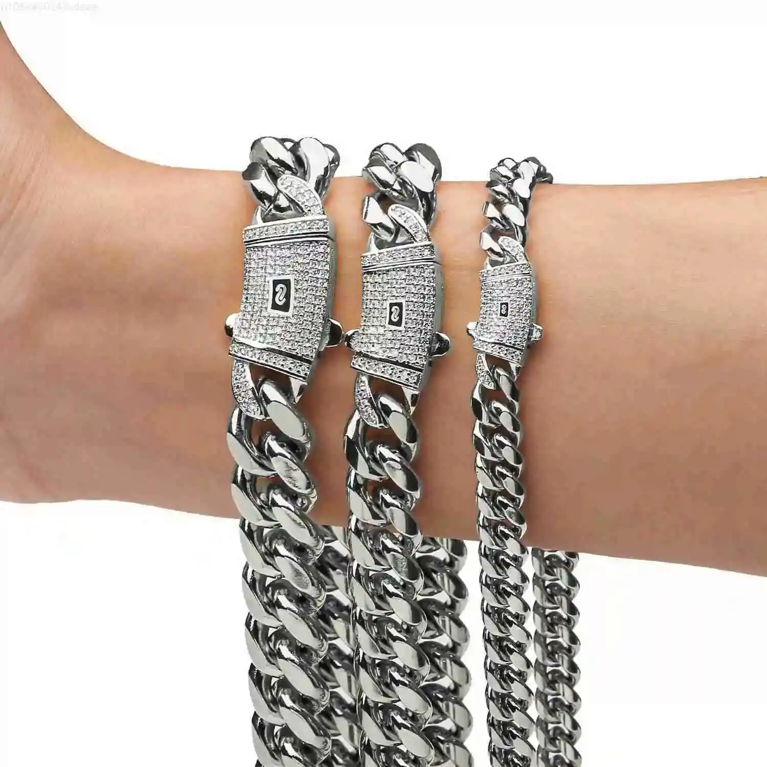 Hip Hop Mens Cuban Chain Stainless Steel Titanium Steel Natural Encryption Spring Buckle Micro-inlaid Zircon Polished Chain
Hip Hop Mens Cuban Chain Stainless Steel Titanium Steel Natural Encryption Spring Buckle Micro-inlaid Zircon Polished Chain
