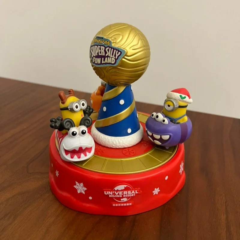 Музыкальная шкатулка с миньонами из Universal Studios Beijing, специальное рождественское издание - детская игрушка, украшение и сувенир
Музыкальная шкатулка с миньонами из Universal Studios Beijing, специальное рождественское издание - детская игрушка, украшение и сувенир