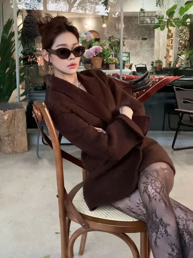 Syxatn N13 Retro Double-breasted Woolen Suit Jacket Women Loose Slimming Elegant Coat Winter Casual Long Sleeve Mid-length
Syxatn N13 Retro Double-breasted Woolen Suit Jacket Women Loose Slimming Elegant Coat Winter Casual Long Sleeve Mid-length
