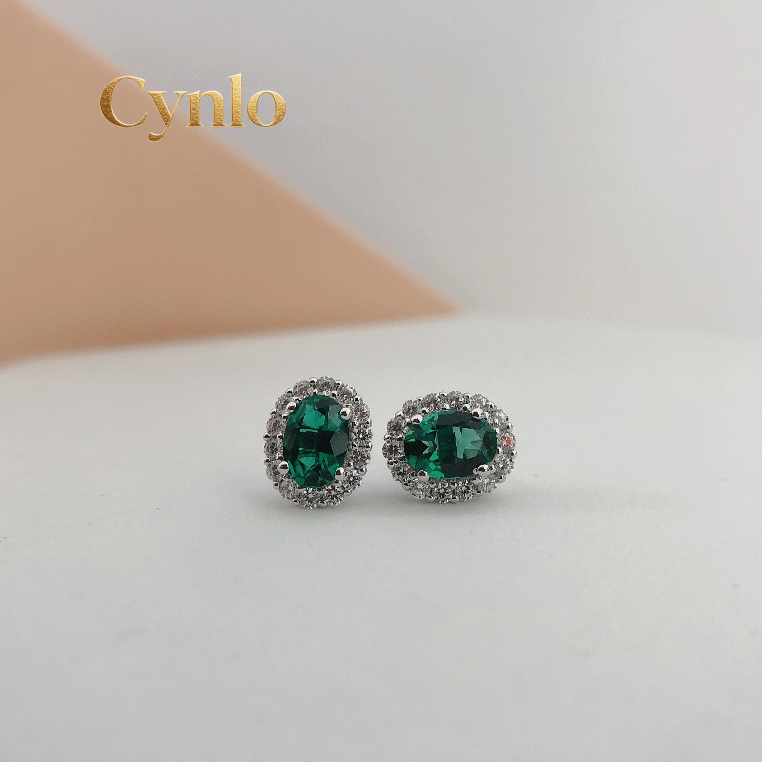 Cynlo Jewelry 18K White Gold 1Ct 7*5mm each Oval Cut Lab-grown Emerald Diamond Stud Earrings AU750 Jewelry for Women E073
Cynlo Jewelry 18K White Gold 1Ct 7*5mm each Oval Cut Lab-grown Emerald Diamond Stud Earrings AU750 Jewelry for Women E073