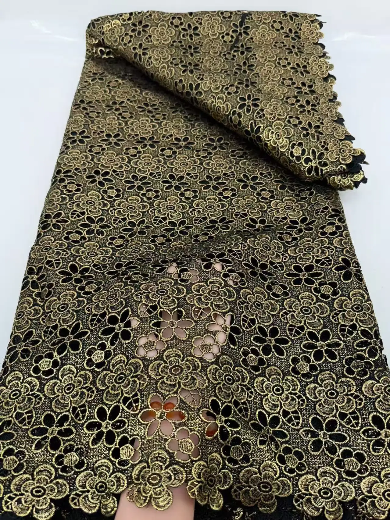 Luxury Nigerian Guipure Cord Lace Fabric African Embroidery High Quality for Women's Party Sewing White Material 2026
Luxury Nigerian Guipure Cord Lace Fabric African Embroidery High Quality for Women's Party Sewing White Material 2026