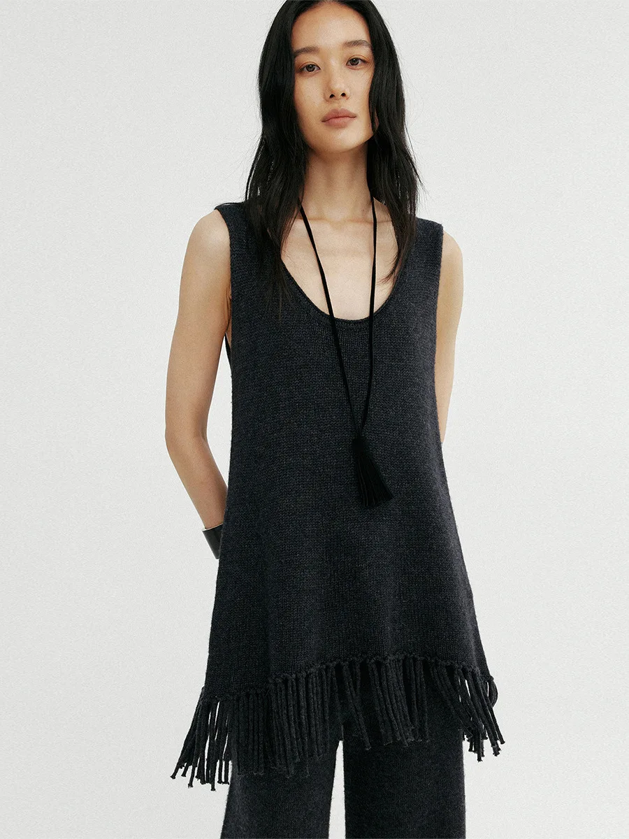 Вязаный шерстяной жилет Bie с бахромой, свободный крой, U-образный вырез, женская верхняя одежда, утягивающий эффект, средней длины, однотонный топ
Вязаный шерстяной жилет Bie с бахромой, свободный крой, U-образный вырез, женская верхняя одежда, утягивающий эффект, средней длины, однотонный топ