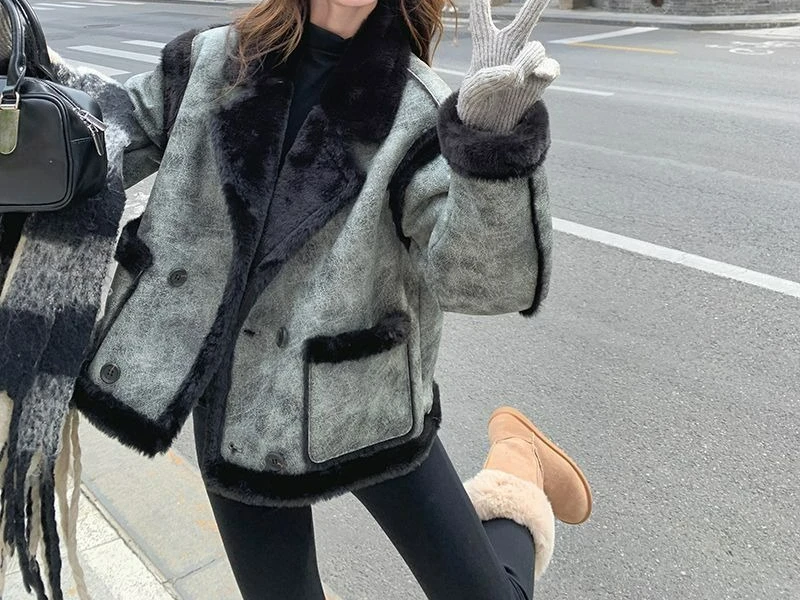 2025 Winter New Lamb Wool Coat Women's Plush Casual Fashion Versatile Cotton Clothes
2025 Winter New Lamb Wool Coat Women's Plush Casual Fashion Versatile Cotton Clothes