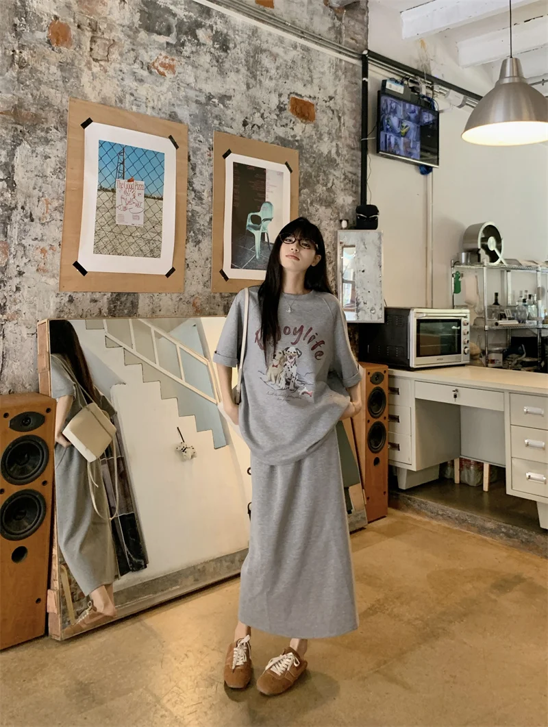 Spring Fashion Women's Loose Short Sleeve T-shirt And High Waist Skirt Two-Piece Set Dog Print Lazy Style Clothing
Spring Fashion Women's Loose Short Sleeve T-shirt And High Waist Skirt Two-Piece Set Dog Print Lazy Style Clothing