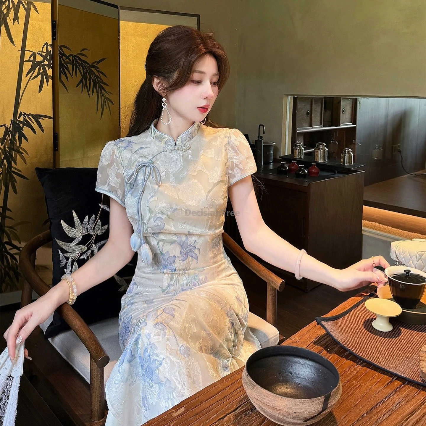 Elegant Women Waist-cinching Chiffon New Chinese-style Dress Young Girl Short Sleeve Stand Collar Printing A Line Qipao Dress
Elegant Women Waist-cinching Chiffon New Chinese-style Dress Young Girl Short Sleeve Stand Collar Printing A Line Qipao Dress