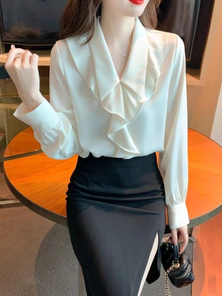 Женская шифоновая блузка с рюшами и v-образным вырезом, элегантная французская рубашка с длинными рукавами, осень 2026, модный повседневный офисный топ
Женская шифоновая блузка с рюшами и v-образным вырезом, элегантная французская рубашка с длинными рукавами, осень 2026, модный повседневный офисный топ