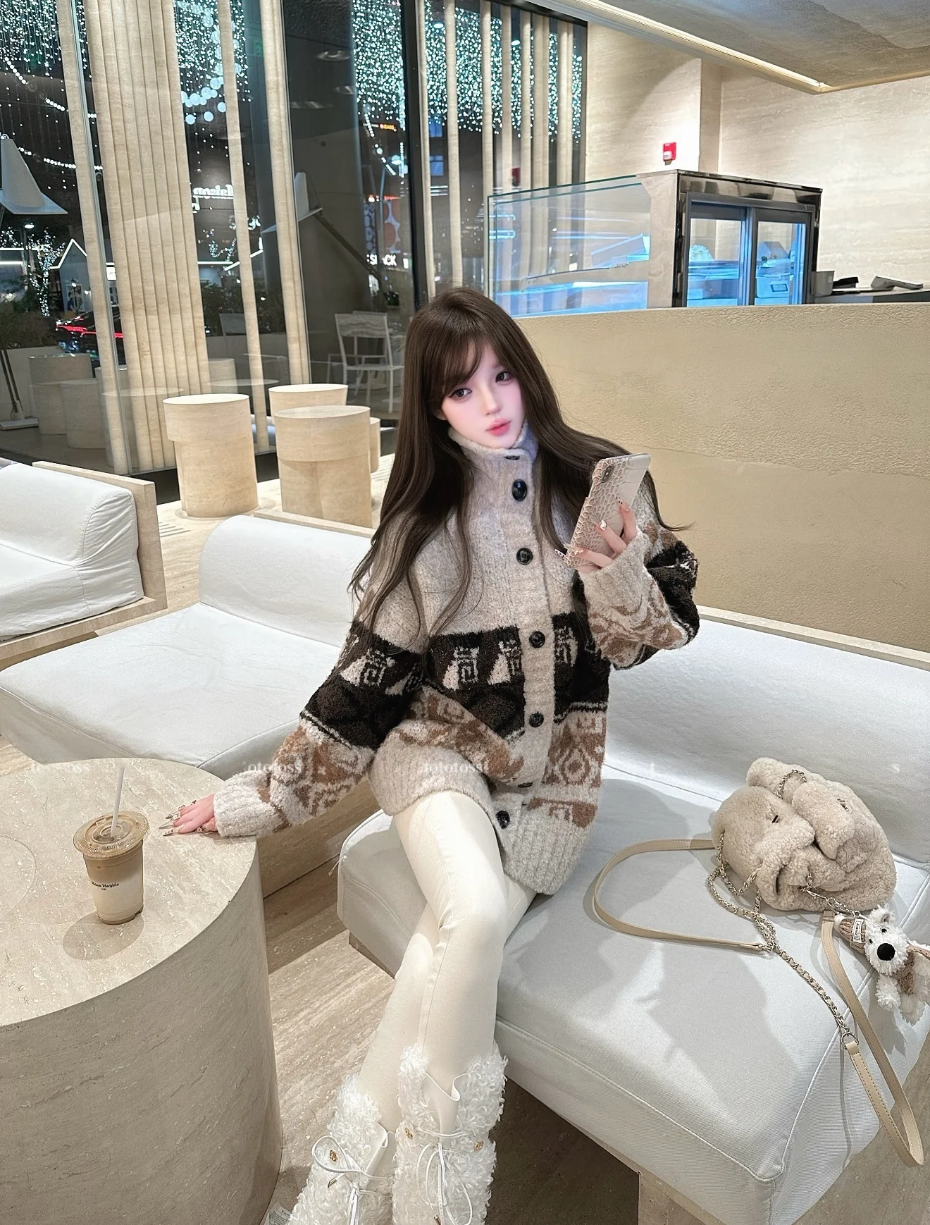 Теплый женский кардиган-свитер из тяжелого трикотажа, в скандинавском ретро-стиле, средней длины, из чесаного хлопка, с цветными вставками, в стиле «слэ», для повседневной носки
Теплый женский кардиган-свитер из тяжелого трикотажа, в скандинавском ретро-стиле, средней длины, из чесаного хлопка, с цветными вставками, в стиле «слэ», для повседневной носки