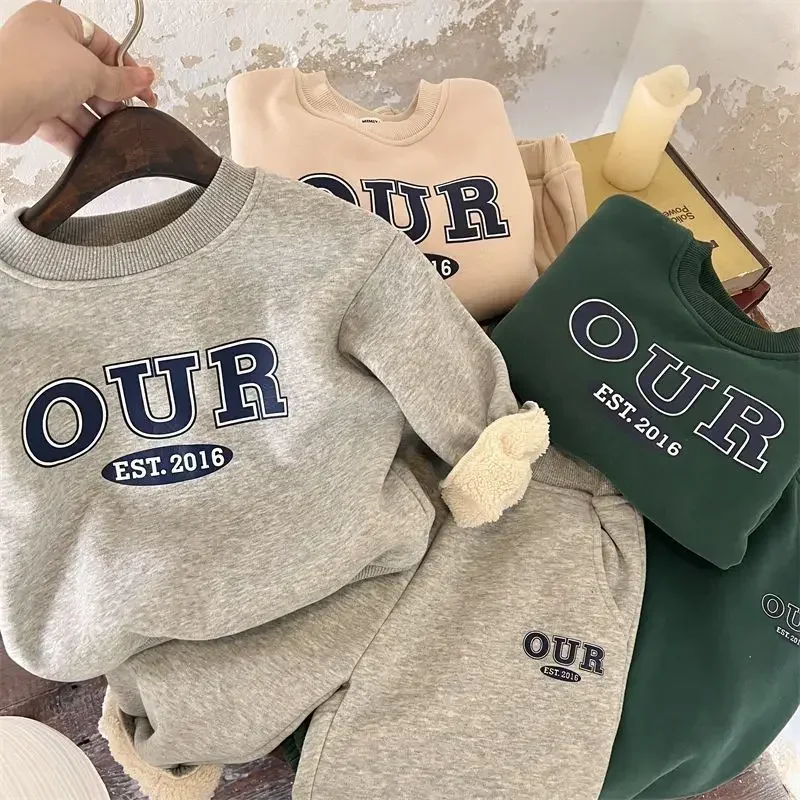 0-6 Year Old Kids Warm Thickened Suit Boys Girls Clothing Set Fall Winter Fleece Children Tops Pants 2PCS Outfits
0-6 Year Old Kids Warm Thickened Suit Boys Girls Clothing Set Fall Winter Fleece Children Tops Pants 2PCS Outfits