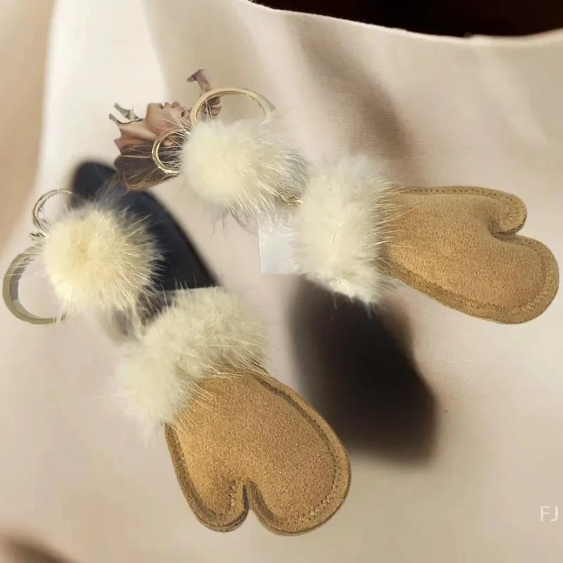 Подвеска-брелок с плюшевым перчатками, модная вешалка для автомобильных ключей, идеальный рождественский подарок своими руками
Подвеска-брелок с плюшевым перчатками, модная вешалка для автомобильных ключей, идеальный рождественский подарок своими руками