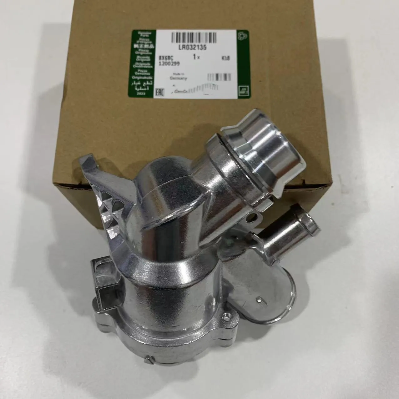 NEW Jaguar Land Rover aluminum Thermostat 3.0 gasoline OEM LR032135 LR035124 AJ812976
NEW Jaguar Land Rover aluminum Thermostat 3.0 gasoline OEM LR032135 LR035124 AJ812976